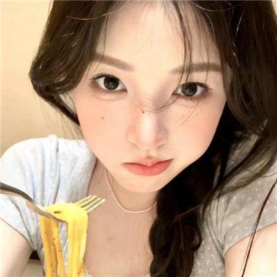 男孩超级白